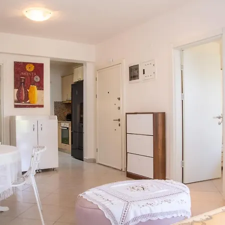Apartman Comfortable Flat W Pool And Garden In Aydin