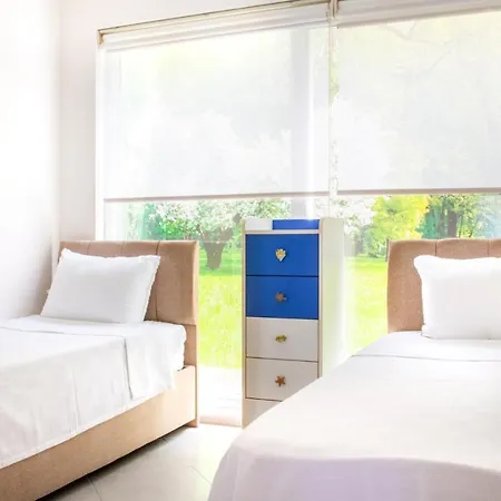 Comfortable Flat W Pool And Garden In Aydin