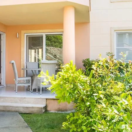 Comfortable Flat W Pool And Garden In Aydin